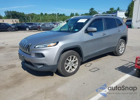 2017 Jeep Cherokee Latitude 4X4 z USA, uszkodzony, nr VIN 1C4PJMCS4HW635893